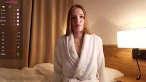 Snapshot of 1slavicdoll chatting on 12/16/25, 12:59 VICTORIA online show from 12/16/25, 12:59