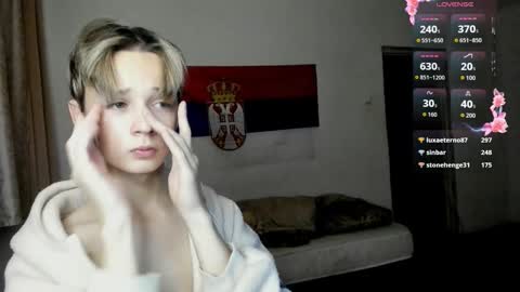 Milos online show from 10/08/25, 11:24