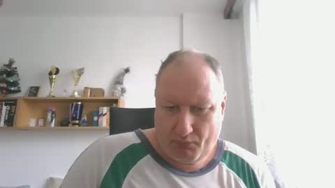 Snapshot of 1vaso chatting on 12/20/24, 11:32 1vaso online show from 12/20/24, 11:32