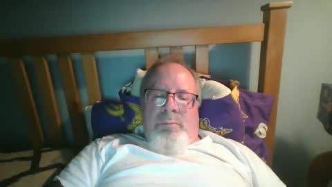 Snapshot of 2003dynawideglide chatting on 12/15/24, 02:19 2003dynawideglide online show from 12/15/24, 02:19