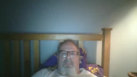 Snapshot of 2003dynawideglide chatting on 01/12/25, 10:22 2003dynawideglide online show from 01/12/25, 10:22