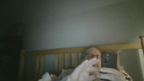 Snapshot of 2003dynawideglide chatting on 02/24/25, 03:02 2003dynawideglide online show from 02/24/25, 03:02