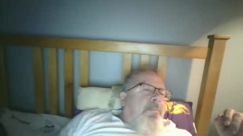 Snapshot of 2003dynawideglide chatting on 09/13/25, 02:33 2003dynawideglide online show from 09/13/25, 02:33