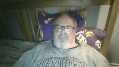 Snapshot of 2003dynawideglide chatting on 12/18/25, 03:23 2003dynawideglide online show from 12/18/25, 03:23