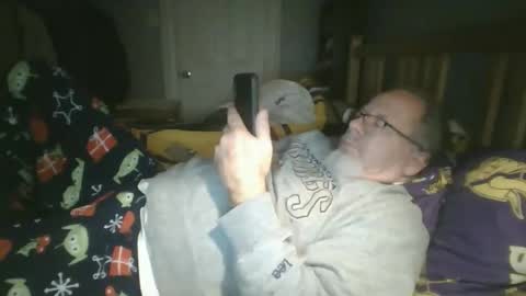 Snapshot of 2003dynawideglide chatting on 12/21/25, 03:46 2003dynawideglide online show from 12/21/25, 03:46