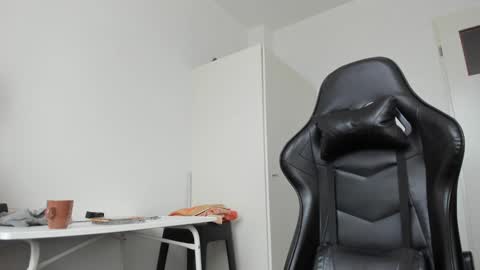 Henk online show from 01/28/25, 03:14