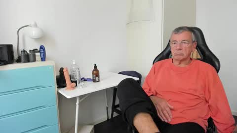 Henk online show from 10/09/25, 01:31