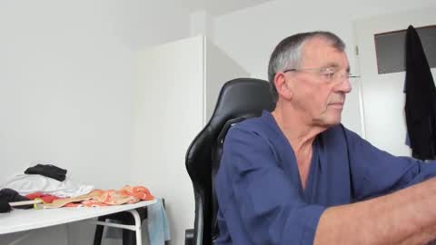 Henk online show from 11/01/25, 01:57