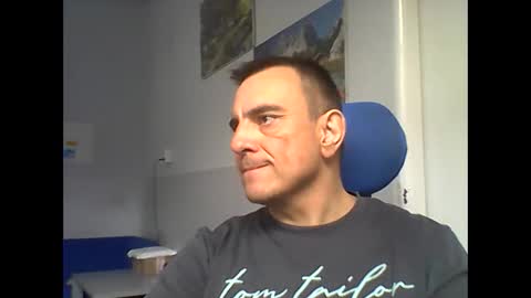 2025eyesforyou online show from 02/21/26, 08:15