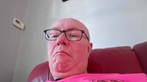 Snapshot of 211scudder chatting on 11/22/25, 01:10 211skoosh online show from 11/22/25, 01:10