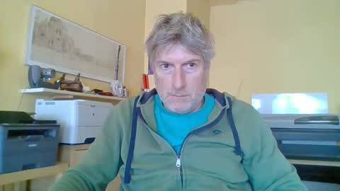 22esserre online show from 09/18/25, 10:17