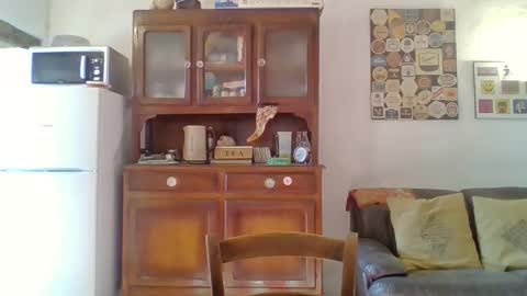 22esserre online show from 12/18/25, 12:22