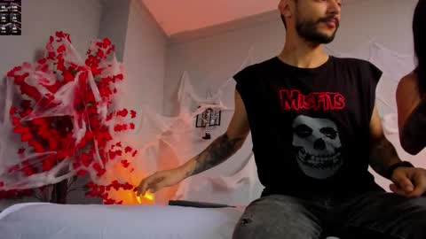 Snapshot of 2_fire chatting on 10/29/25, 08:32 2_fire online show from 10/29/25, 08:32