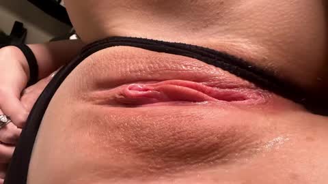 Snapshot of 2freakycouple24 chatting on 01/22/25, 08:38 Zak and Raegan online show from 01/22/25, 08:38