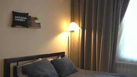 Snapshot of 2girls_1dream chatting on 04/27/26, 02:15 Elley online show from 04/27/26, 02:15
