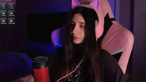 Lina       free control in pvt online show from 11/27/25, 07:27