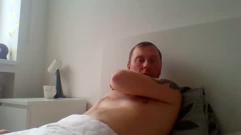 Snapshot of 2ndlipeater chatting on 03/03/26, 07:47 Girts online show from 03/03/26, 07:47