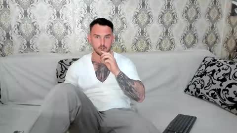 2sexymuscles online show from 04/15/26, 07:58