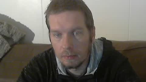 2small4you83 online show from 01/15/25, 12:09