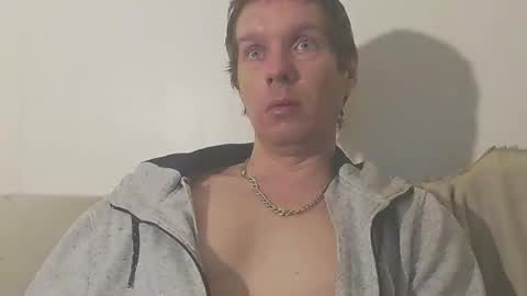 2small4you83 online show from 02/11/25, 07:02