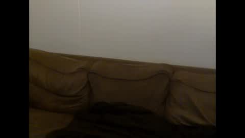 2small4you83 online show from 12/02/25, 03:56