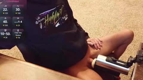 Snapshot of 2tiredoftoys chatting on 11/25/25, 03:39 2tiredoftoys online show from 11/25/25, 03:39