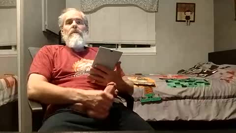 Snapshot of 32666damon chatting on 12/17/25, 01:33 32666damon online show from 12/17/25, 01:33