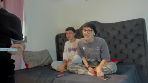 Snapshot of 3guy3 chatting on 11/18/25, 08:02 Guy 1 Guy 2 Guy 3. online show from 11/18/25, 08:02