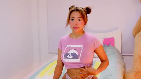 independent model online show from 02/04/25, 09:49