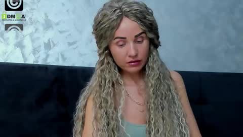 Ella online show from 09/20/25, 06:20