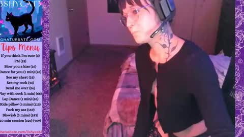 Snapshot of 3shycat3 chatting on 11/19/25, 02:33 3ShyCat3 online show from 11/19/25, 02:33
