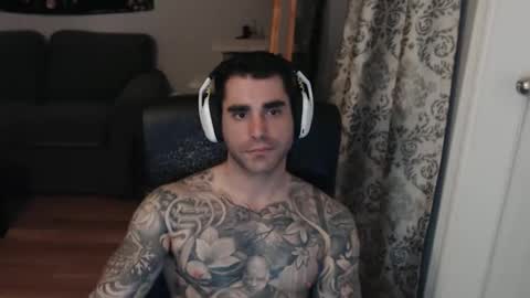 Snapshot of 420randomguy chatting on 04/15/26, 01:01 Anomander Rake online show from 04/15/26, 01:01