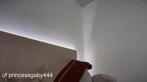 Gabriela  online show from 10/10/25, 12:42