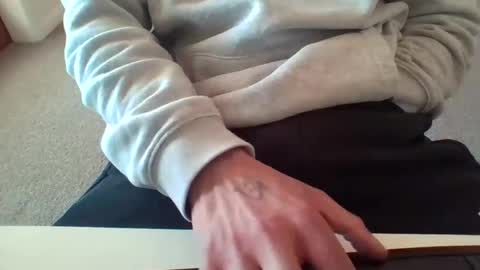 Snapshot of 4glz chatting on 10/19/25, 01:06 4glz online show from 10/19/25, 01:06