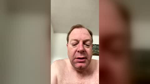 Snapshot of 4rtt43 chatting on 02/21/26, 09:43 robert online show from 02/21/26, 09:43