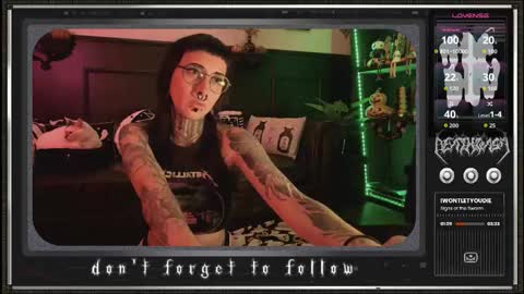 Snapshot of 666deathgasm chatting on 10/07/25, 06:16 Juune online show from 10/07/25, 06:16