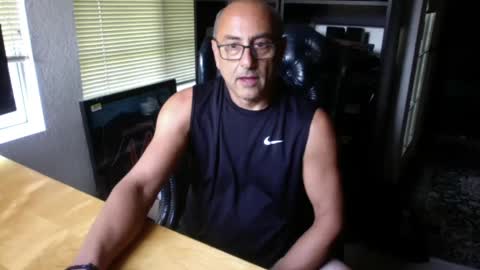 daddy vegas  for single women and couples here online show from 10/01/25, 12:16