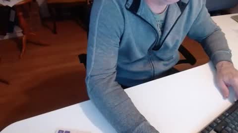 Snapshot of 69pifpaf chatting on 12/02/24, 07:25 69pifpaf online show from 12/02/24, 07:25