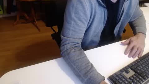 Snapshot of 69pifpaf chatting on 12/18/24, 10:02 69pifpaf online show from 12/18/24, 10:02