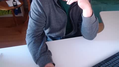 Snapshot of 69pifpaf chatting on 03/01/25, 03:38 69pifpaf online show from 03/01/25, 03:38