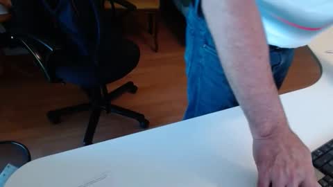 Snapshot of 69pifpaf chatting on 09/17/25, 12:40 69pifpaf online show from 09/17/25, 12:40