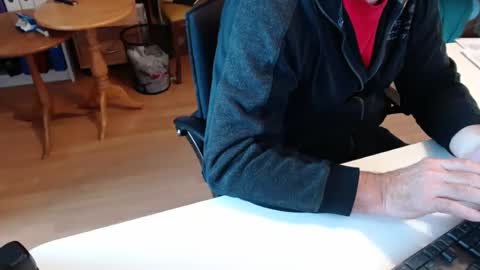 Snapshot of 69pifpaf chatting on 10/03/25, 11:40 69pifpaf online show from 10/03/25, 11:40