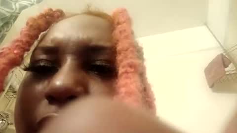 Super Freaky Girl online show from 04/19/26, 09:30