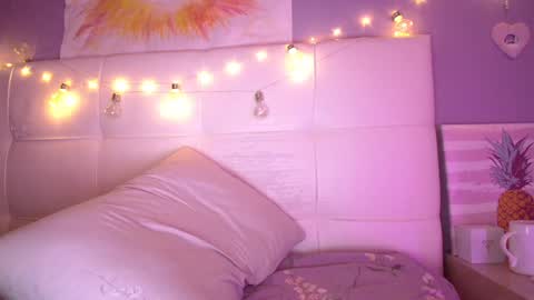 Snapshot of 6a6yface chatting on 01/01/25, 02:42 lil J online show from 01/01/25, 02:42