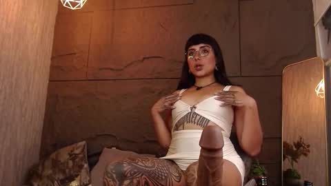 Snapshot of 6briela9 chatting on 11/26/25, 08:21 B R I E L A online show from 11/26/25, 08:21