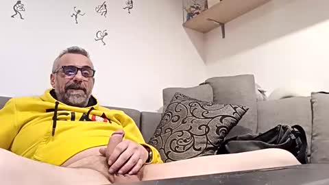 Snapshot of 6georget6 chatting on 11/22/25, 12:31 George online show from 11/22/25, 12:31