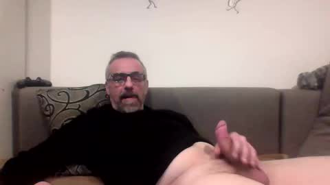 Snapshot of 6georget6 chatting on 12/17/25, 07:20 George online show from 12/17/25, 07:20