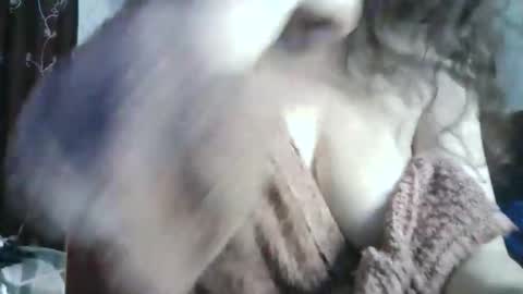Snapshot of 77lilu chatting on 04/19/26, 09:28 Lilu online show from 04/19/26, 09:28