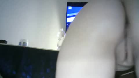 Snapshot of 77lilu chatting on 04/21/26, 10:01 Lilu online show from 04/21/26, 10:01