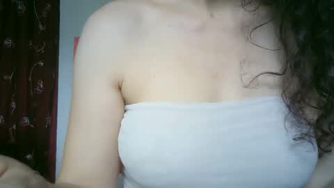 Snapshot of 77lilu chatting on 04/23/26, 09:52 Lilu online show from 04/23/26, 09:52